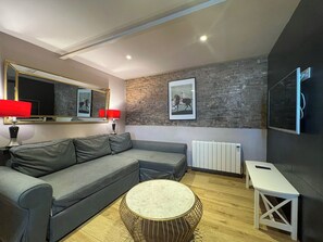 Apartment (1 Bedroom) | Front of property