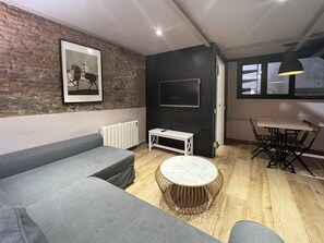 Apartment (1 Bedroom) | Interior - Stay U-nique Apartments Est (Barcelona)