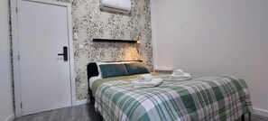 1 bedroom, iron/ironing board, internet, bed sheets