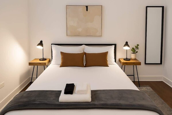 1 chambre, fer et planche à repasser, lit parapluie, Wi-Fi