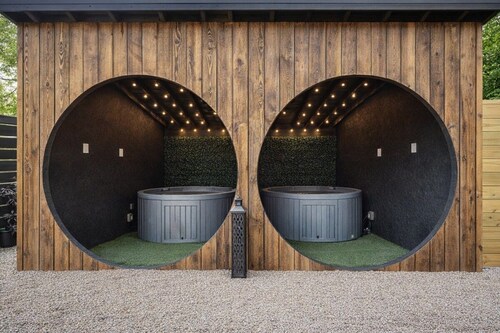 The Goldfinch - Private Hot Tub, River Retreat