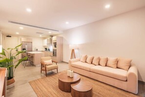 Unclassified image, 5 of 17, button