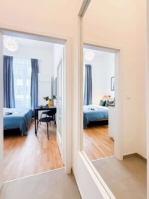 1 chambre, fer et planche à repasser, lit parapluie, Wi-Fi