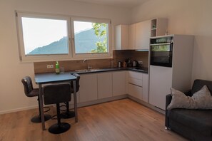 Micro-ondes, four, lave-vaisselle