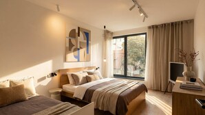 2 bedrooms, iron/ironing board, travel crib, WiFi - TurnKey | Henry's Tower Apartment IV-2 (Hlavní město Praha)