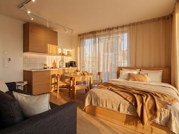 3 bedrooms, iron/ironing board, travel crib, WiFi