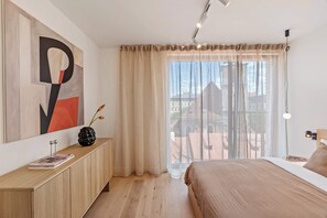 3 bedrooms, iron/ironing board, travel crib, WiFi