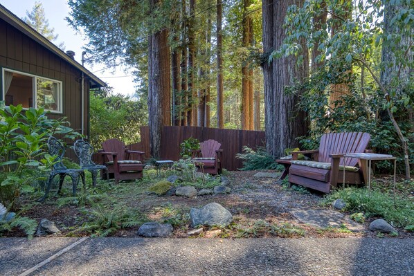 Terrace/patio - Stunning River & Valley View | Monte Rio (Monte Rio)