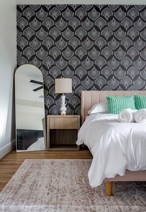 4 bedrooms, iron/ironing board, Internet, bed sheets