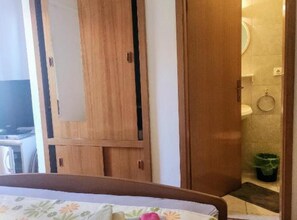 1 bedroom, iron/ironing board, Internet, bed sheets