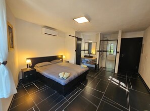 5 bedrooms, Internet, bed sheets