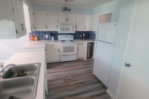 Micro-ondes, four, plaque de cuisson, lave-vaisselle