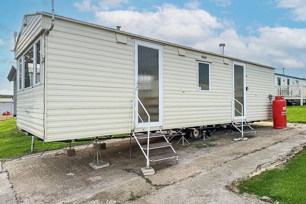 2 night stay for couples