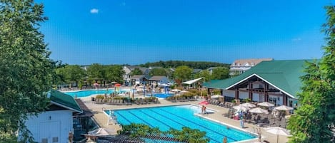 Piscine couverte, piscine extérieure