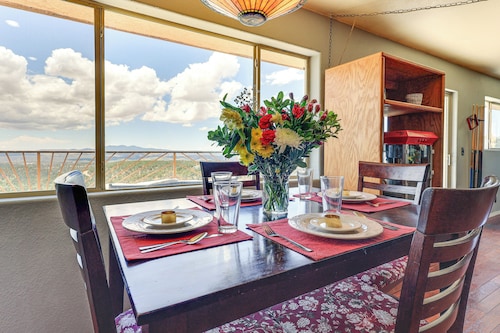 Panoramic Vistas & Pergola: Silver City Escape!