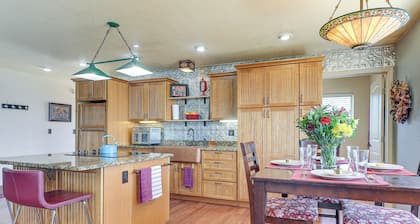 Panoramic Vistas & Pergola: Silver City Escape!