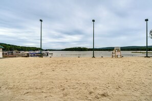 Beach - Beech Mt Lakefront Gem! Hot Tub, Kayaks, Billiards (Beech Mountain Lakes)