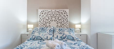 1 habitación, tabla de planchar con plancha, wifi y ropa de cama