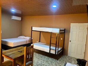 Free WiFi - Luisito steak house & hotel (La Fortuna)