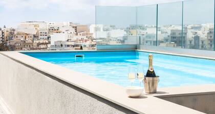 Villa Ixoria Unit 2 with Rooftop Pool by ArcoBnb