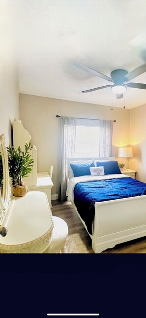 6 chambres, fer et planche à repasser, Wi-Fi, draps fournis