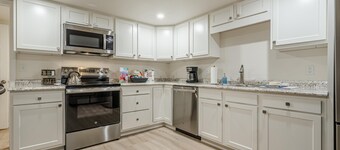 NEW! MoJoe: New Build Close to Biking Trails
