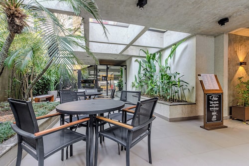 Charlie Poeta Drummond Jardins