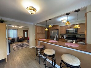 ميكروويف، فرن، موقد طهي مسطح، غسالة أطباق