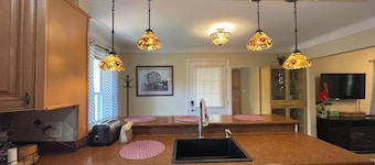 3-bedroom house with Pool