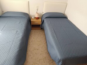 2 makuuhuonetta, silitysrauta/-lauta, internet, vuodevaatteet