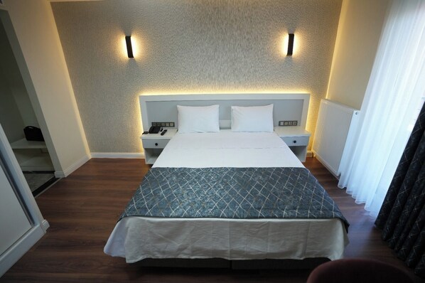 Iron/ironing board, free WiFi