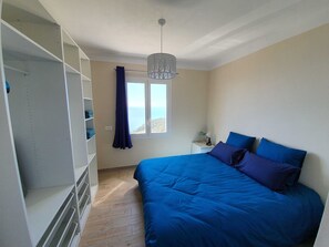 1 bedroom, travel crib, free WiFi