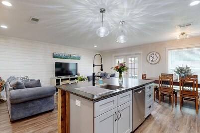 2 Living Rooms, PlayStation Game System, Multiple Sleeping Areas, Pet Friendly!