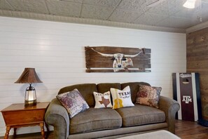 Smart TV, video games