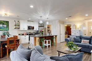 Smart TV, video games