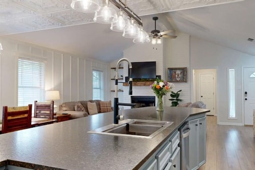 Gettysburg Getaway - Your stylish Texas retreat