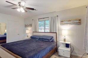 2 Schlafzimmer, Schreibtisch, WLAN
