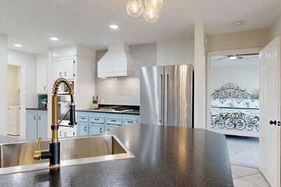 1.5 Miles to TAMU, by Restaurant Row, Shuffleboard, Extra Space Inside and Out!!