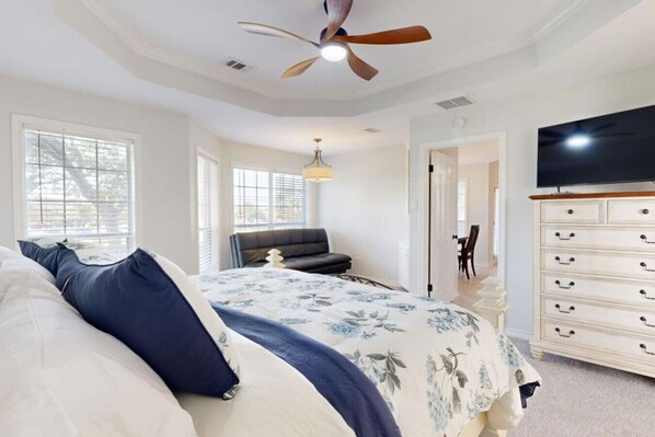 4 slaapkamers, een strijkplank/strijkijzer, gratis wifi, beddengoed