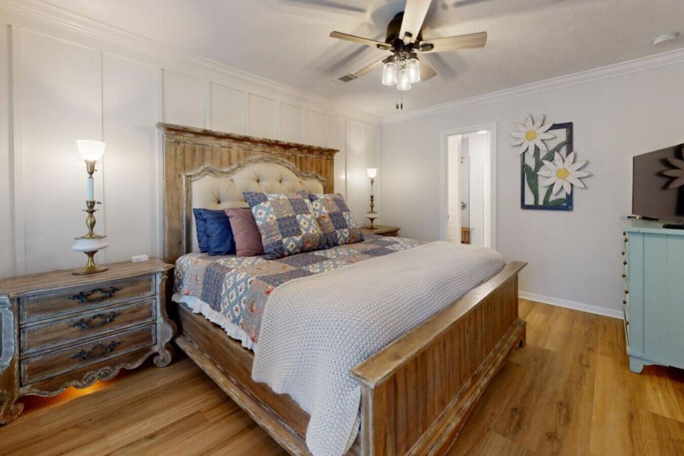 3 多间卧室、办公桌、熨斗/熨衣板、旅行婴儿床