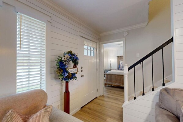 المنشأة من الداخل