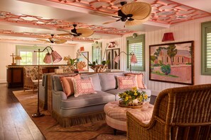 غرفة - عدة أسرّة - مع إمكانية استخدام المسبح - بمنظر للمحيط (Sharon's Home) | المنشأة من الداخل