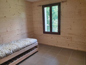 2 Schlafzimmer, Reisekinderbett, kostenloses WLAN