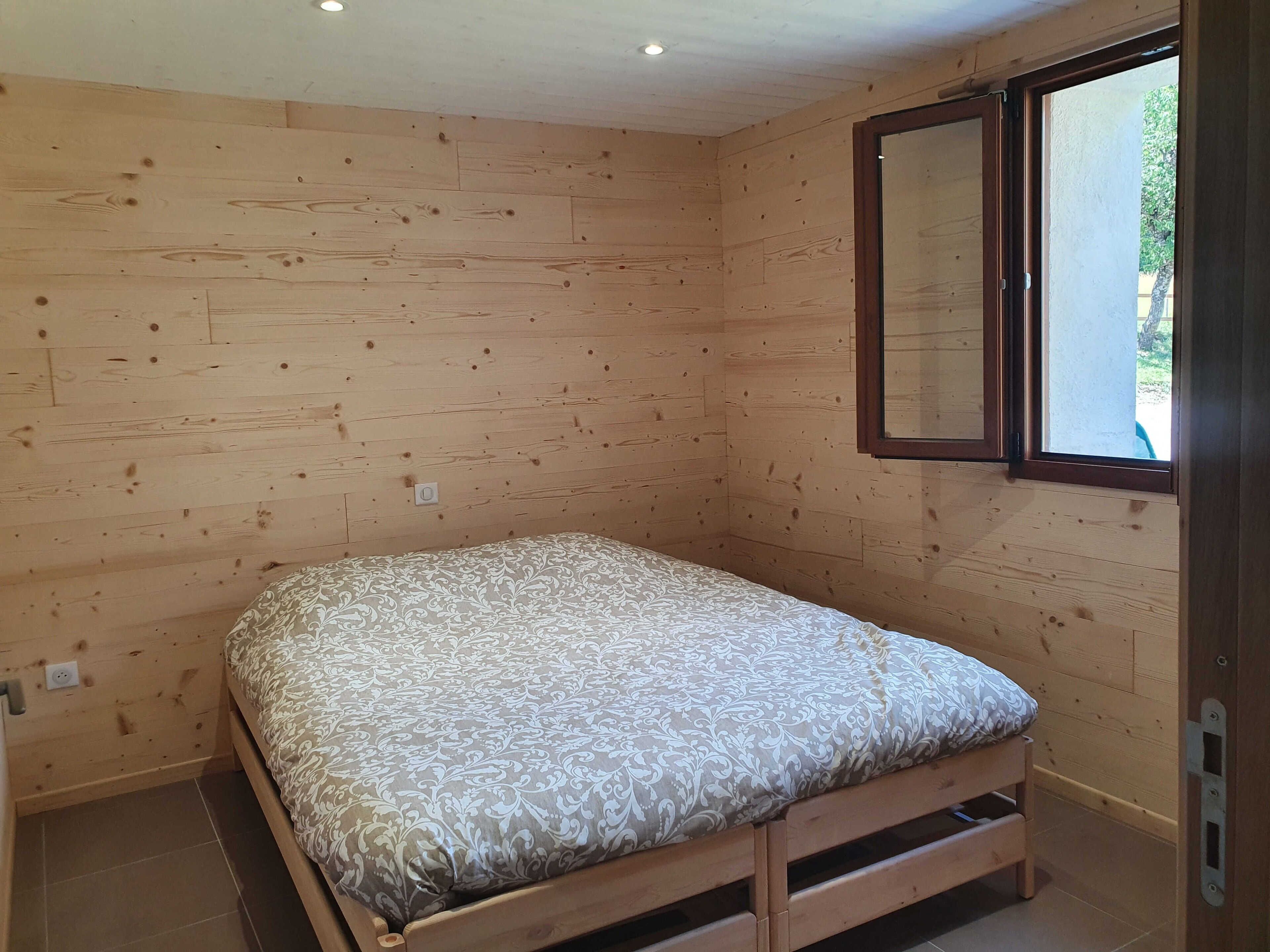 2 slaapkamers, reisbedje, gratis wifi