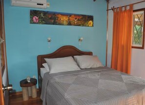 In-room safe, internet, bed sheets