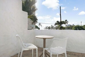 Triple Room, Non Smoking, Poolside | Balcony - Ocean Park 3BD-3BA Pool Walktobeach -689 (San Juan)