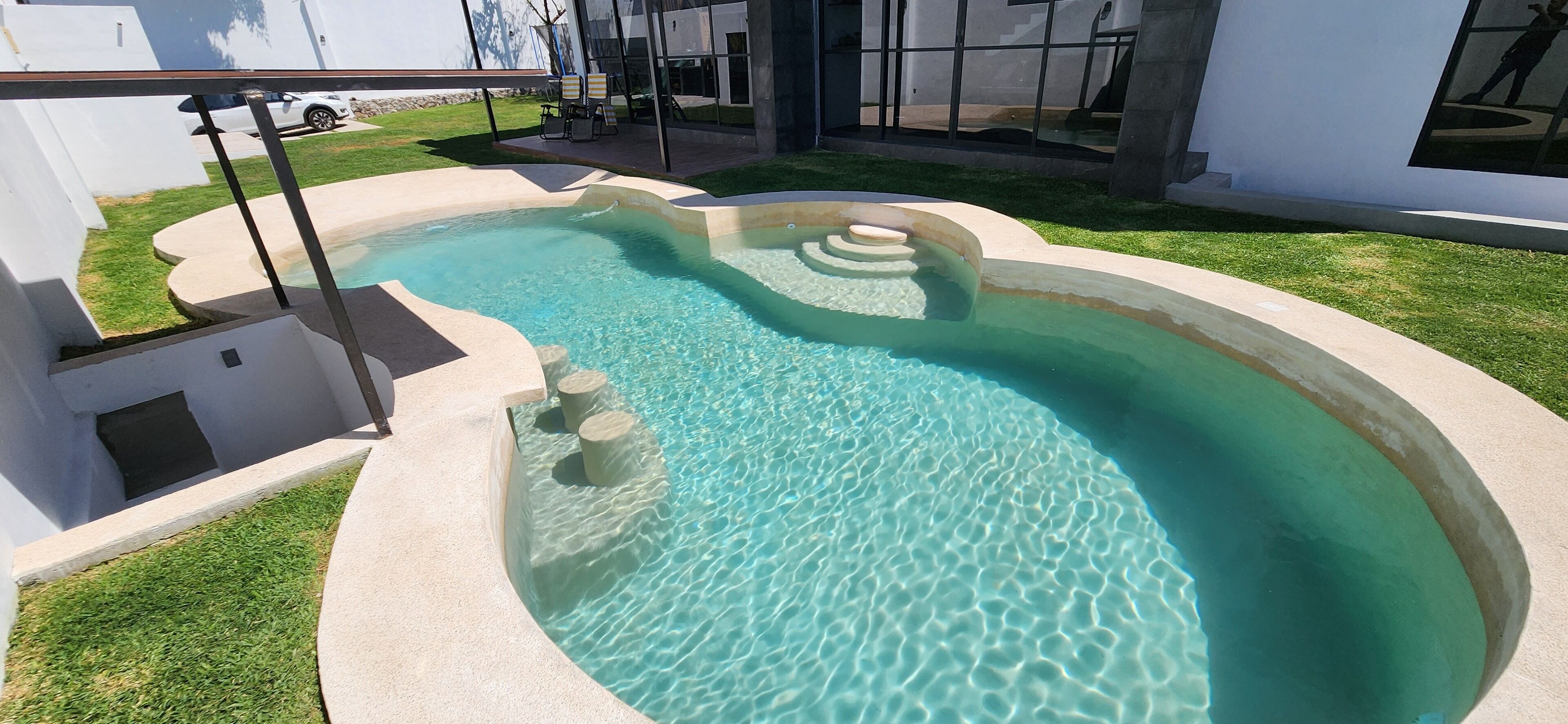 Piscine extérieure, piscine chauffée