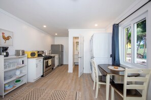 Basic Studio, Ocean View | Blackout drapes, free WiFi