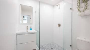 Basic-Studio, Meerblick | Badezimmer