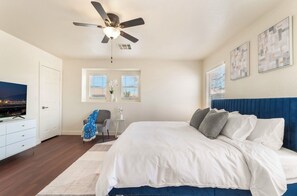 3 bedrooms, desk, iron/ironing board, free WiFi